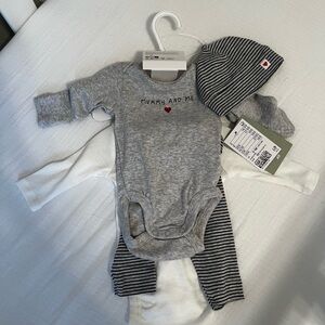 NWT 4-Piece Mummy and Me / Love Daddy Newborn Set